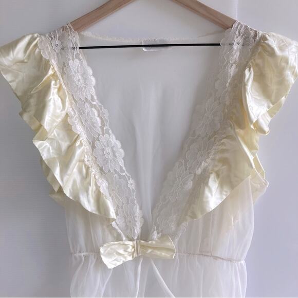 VINTAGE 80s Sheer Robe Women's S Peignoir Nightgown Negligee Feminine Romantic - Picture 1 of 14